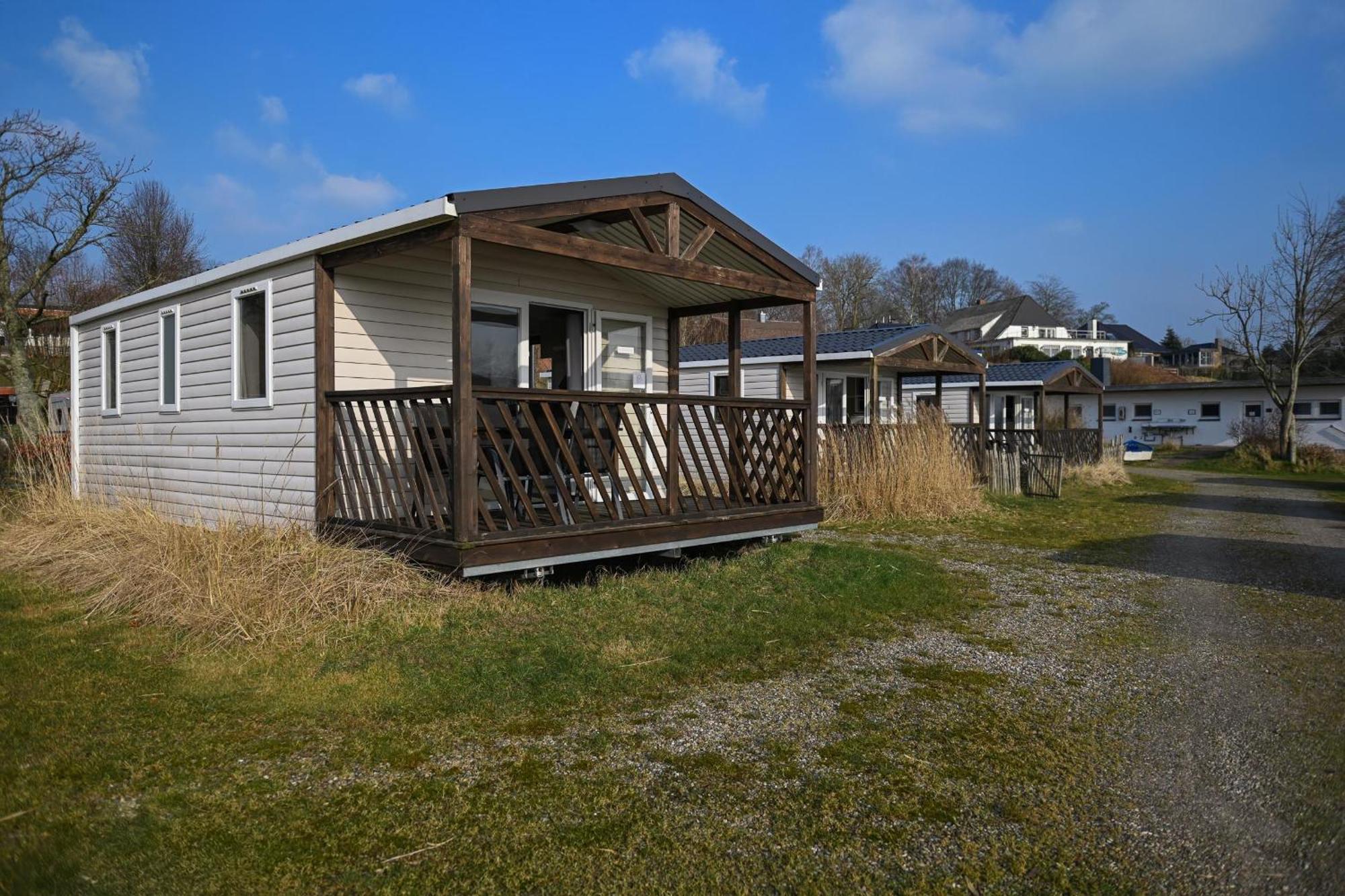 Ferienpark Suederstapel - Eiderlodge 3 Екстериор снимка